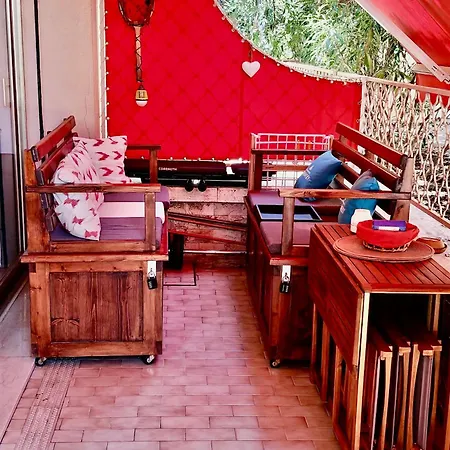 Apartamento Cosy Studio, Terrace And Free Parking Next To The *
